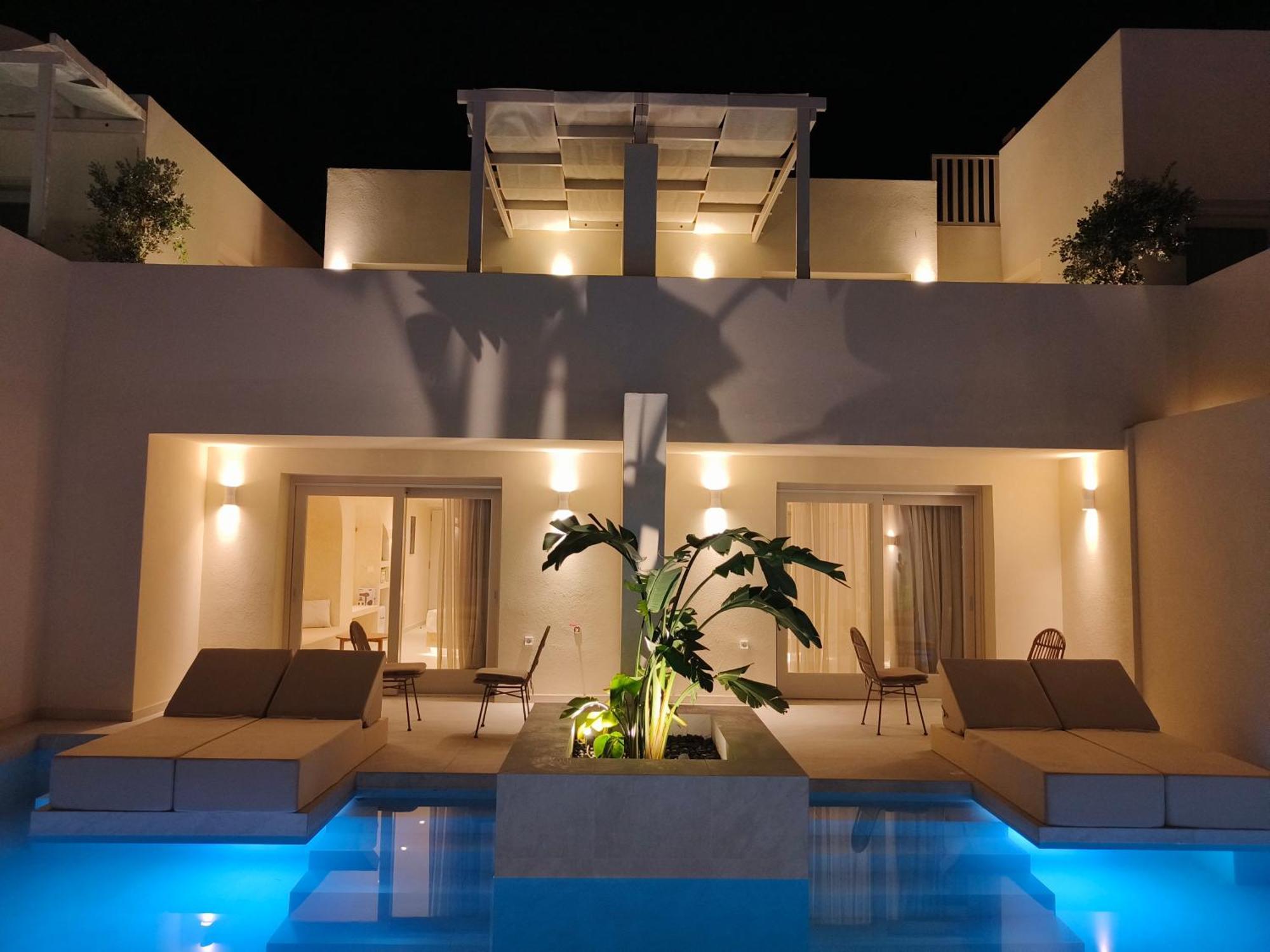 Heyday Luxury Suites Períssa Extérieur photo