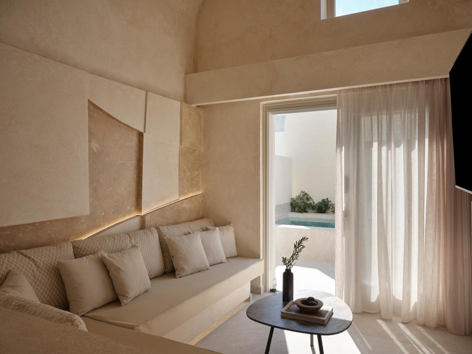 Heyday Luxury Suites Períssa Extérieur photo