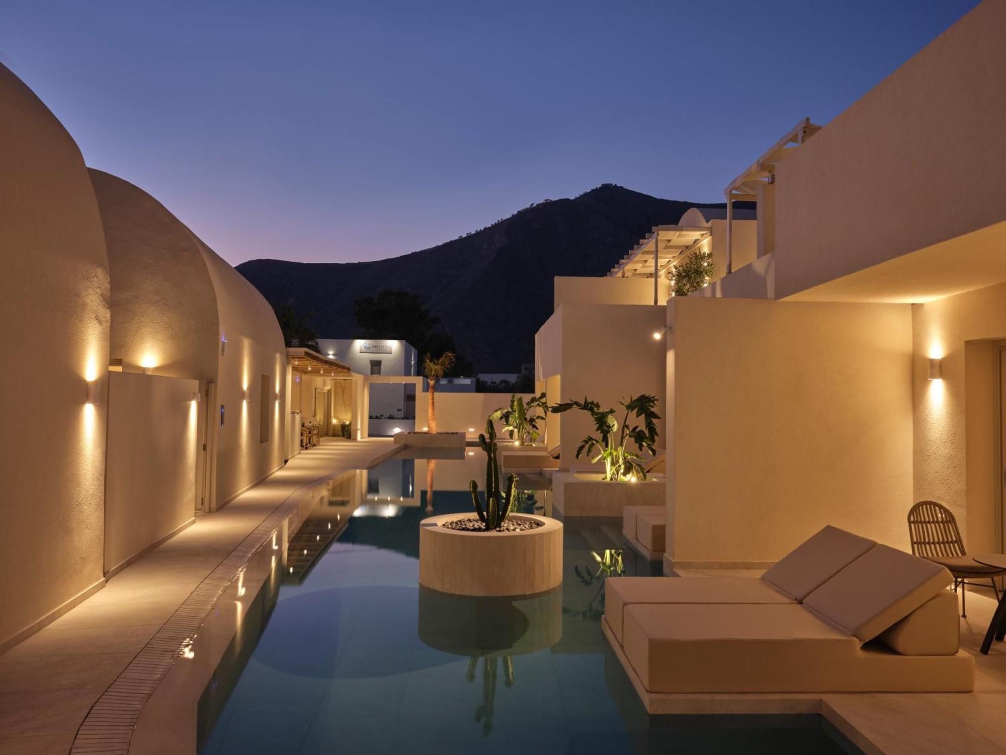 Heyday Luxury Suites Períssa Extérieur photo