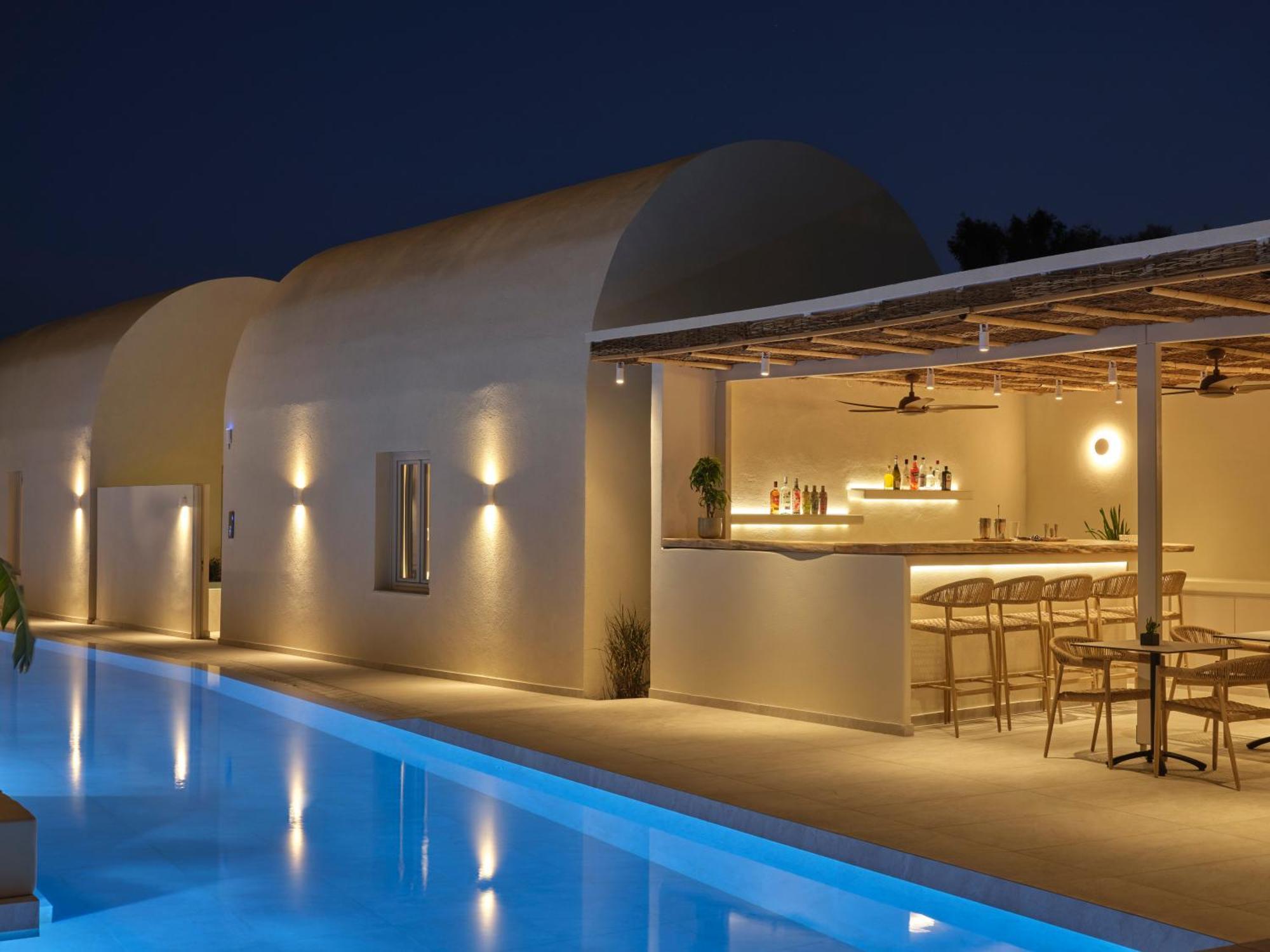 Heyday Luxury Suites Períssa Extérieur photo