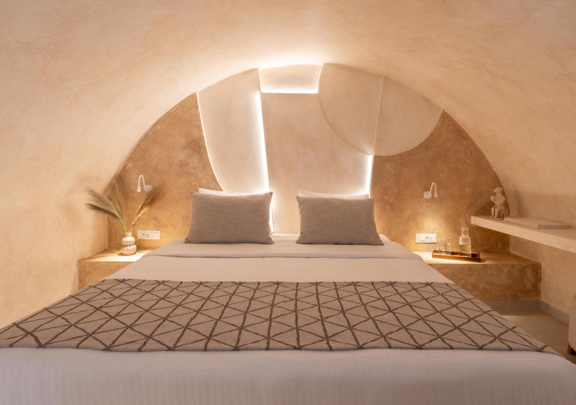 Heyday Luxury Suites Períssa Extérieur photo