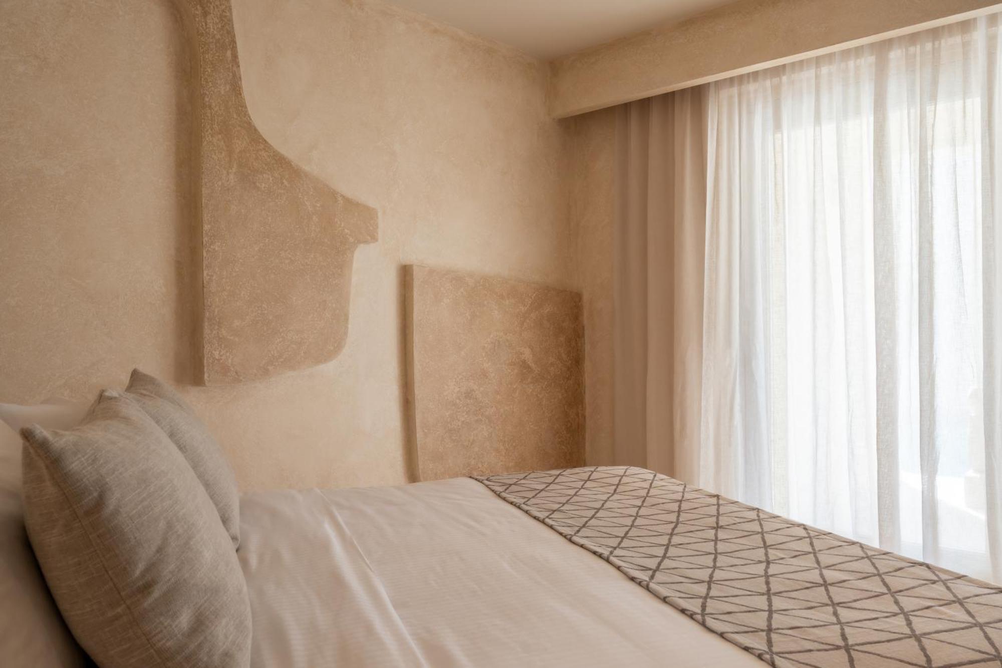 Heyday Luxury Suites Períssa Extérieur photo